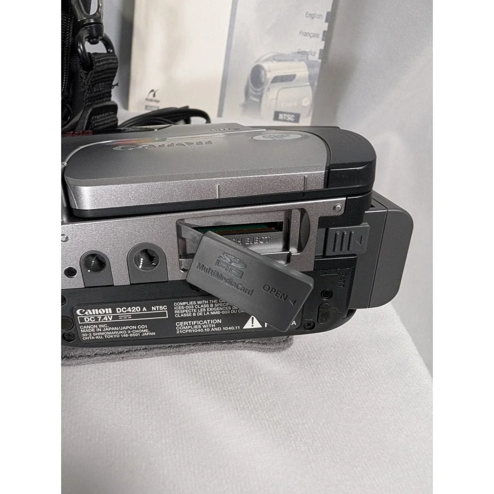 Canon DC420 DVD Camcorder Video Camera with Extras